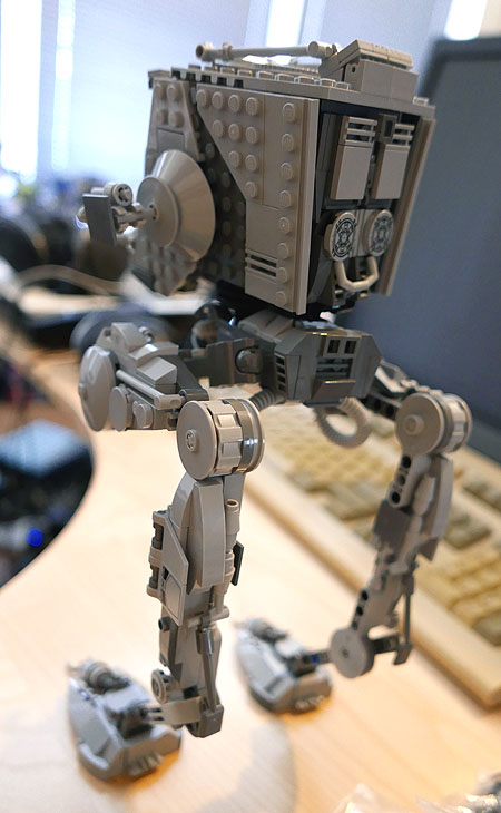 AT-ST_2_Back.jpg